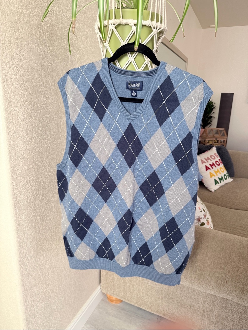 Bass Men’s Light and Navy Blue Argyle V-Neck Sweater Vest